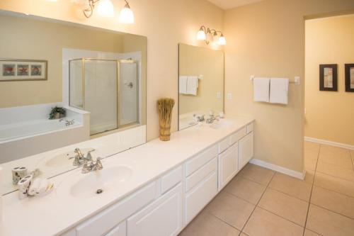 Apartamento Maingate Viz Cay - Three Bedroom Condominium 307