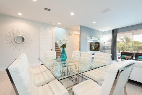 Encore Fantasy Eight-bedroom Villa