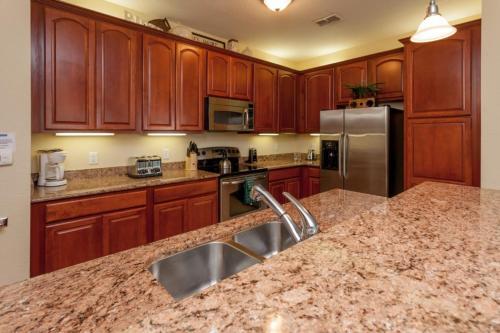 Shoreway Four-bedroom Apartment 221