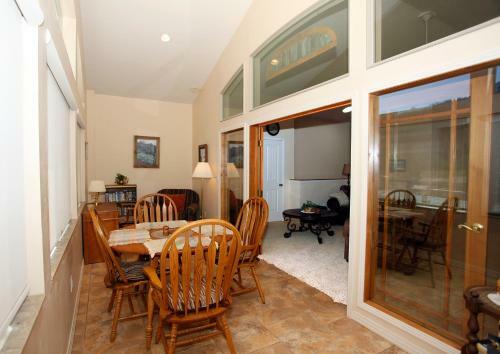Peregrine Point 106 Townhouse