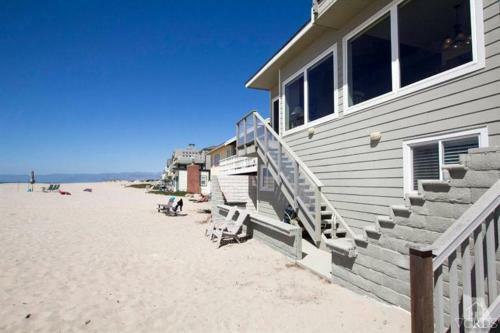 4121 O -751505 Blue Water Horizon Beach House