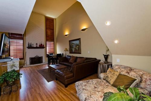 5128m - 636099 Mandalay Shores