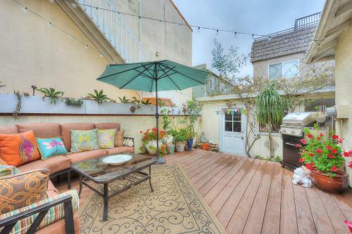 116sc- 906563 The Sunshine Bungalow
