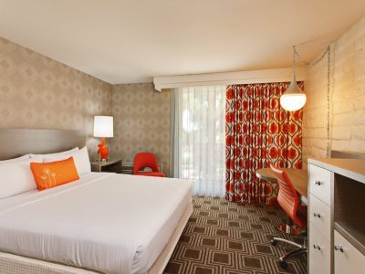 Hotel Beverly Garland S Holiday Inn