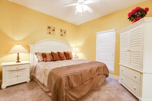 Apartamento Majestic Beach Resort By Book That Condo