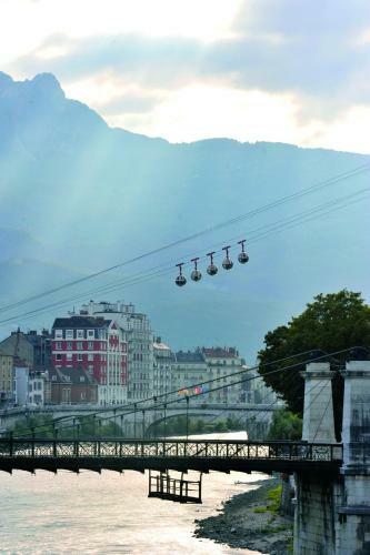 Hotel Park & Suites Confort Grenoble - Meylan