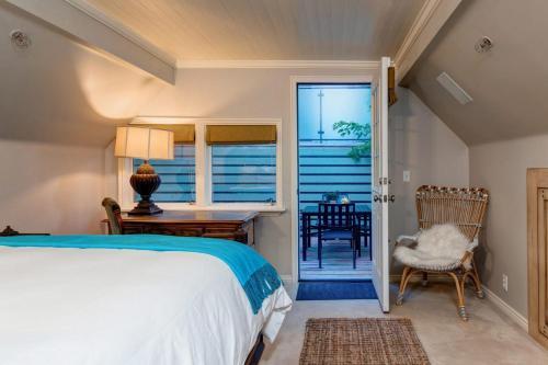 Abode At Heirloom House