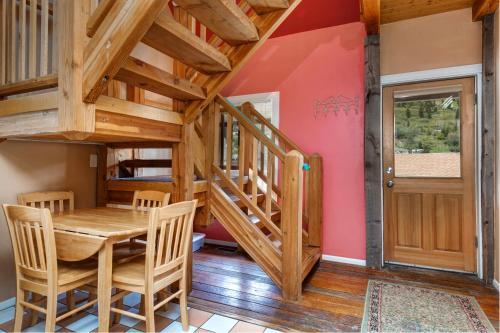 Ontario Park City Bungalow Cabin