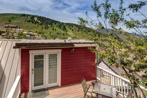 Ontario Park City Bungalow Cabin