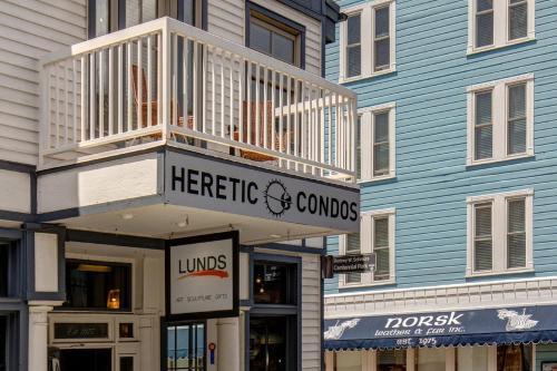 Apartamento Historic Charmer With Balcony On Main