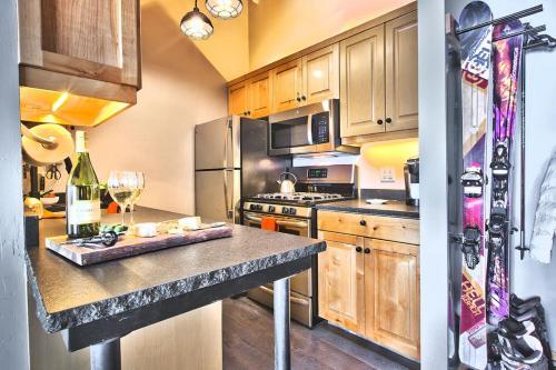 Apartamento Historic Charmer With Balcony On Main