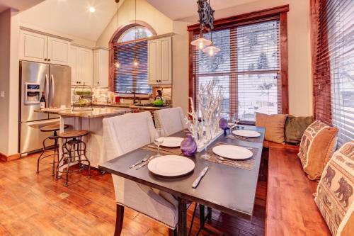 The Daly - Four Bedroom Townhouse - Old Town