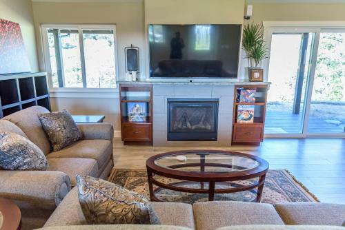 Deer Mountain Retreat