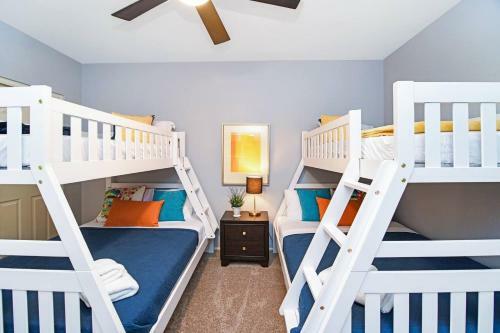 Scottsdale Luxury Vacation Home With Pool Sleeps 14