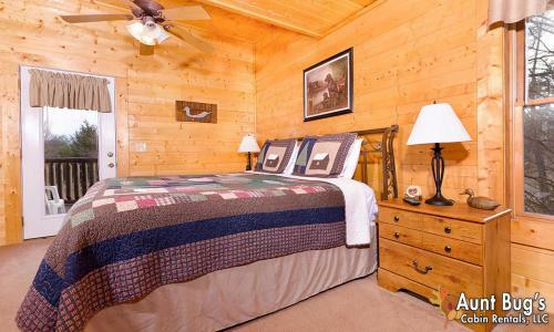 Papa Bear Lodge #565 - Five Bedroom Cabin