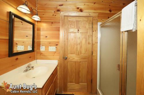Black Bear Hibernation #2825 - Two Bedroom Cabin