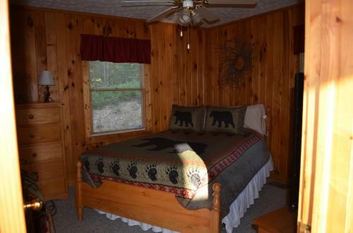 A Grand View From Above #225 - Two Bedroom Cabin