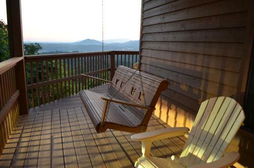 A Grand View From Above #225 - Two Bedroom Cabin
