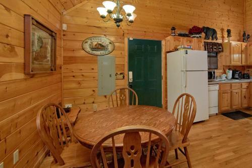 Tranquility Den 210 - Two Bedroom Cabin