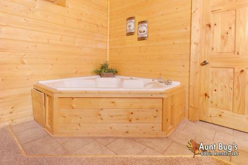 Whispering Creek #302 - Three Bedroom Cabin
