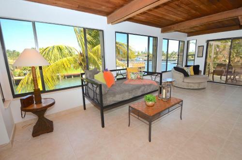 Casa Seabatical