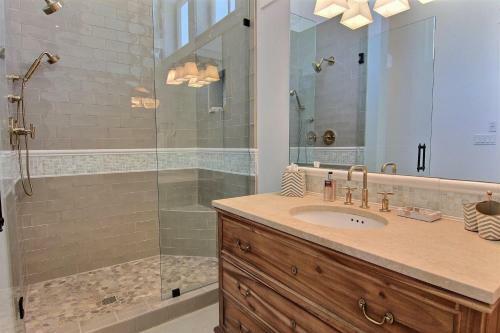 Cinnamon Shore- Oceanaire 196 Ro