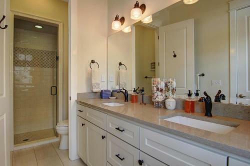 Cinnamon Shore- Lollygag 107 St