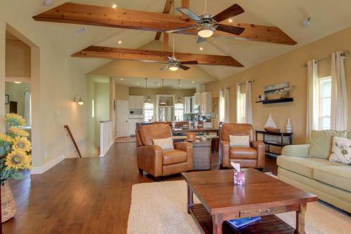 Cinnamon Shore- The Sunflower 163 Be