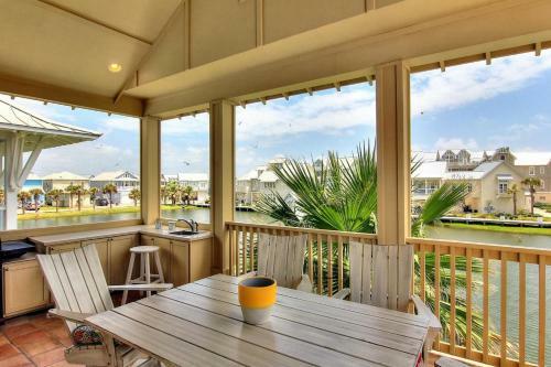 Cinnamon Shore- The Sunflower 163 Be