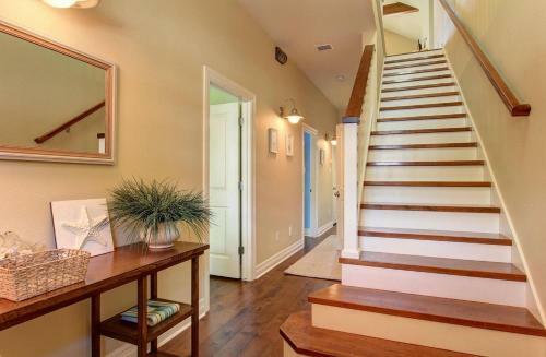 Cinnamon Shore- The Sunflower 163 Be