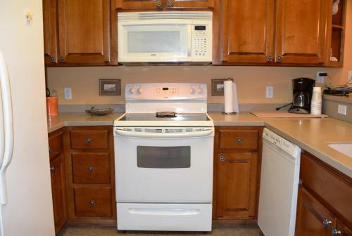 Kosta's Kasa - Three Bedroom Townhome