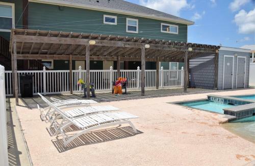 Kosta's Kasa - Three Bedroom Townhome