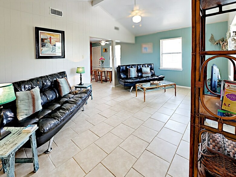 Lowki Upper - One Bedroom Bungalow