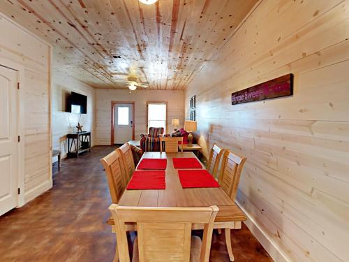 The Commons 402 - Three Bedroom Townhome