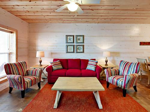 The Commons 402 - Three Bedroom Townhome