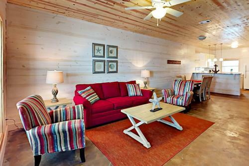 The Commons 402 - Three Bedroom Townhome
