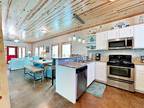 The Commons 801 - Three Bedroom Townhome