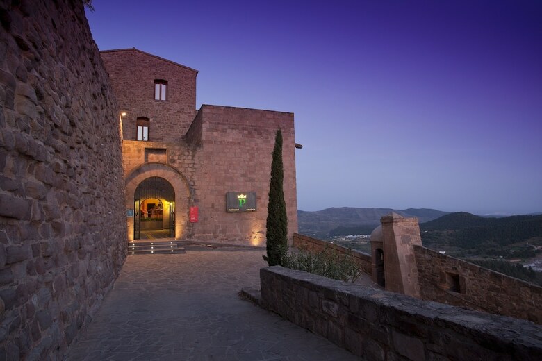 Hotel Parador Cardona