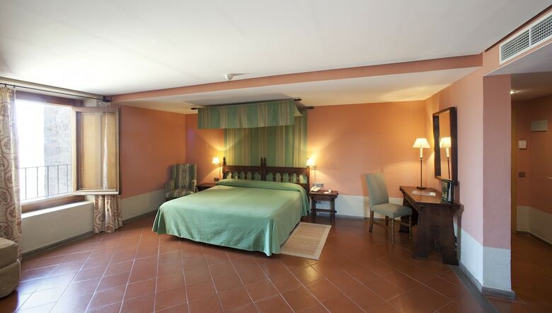 Hotel Parador Cardona