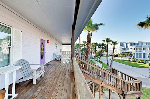 Beachy Keen - Five Bedroom Home
