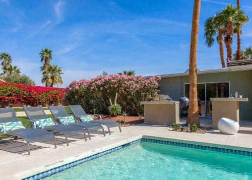 Nestled In The Cove - 3 Bedroom