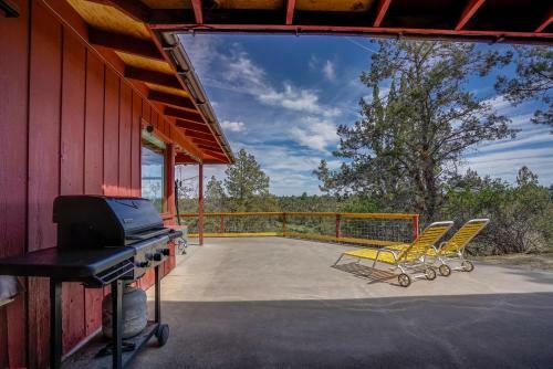 Mid Century Deschutes River Cabin