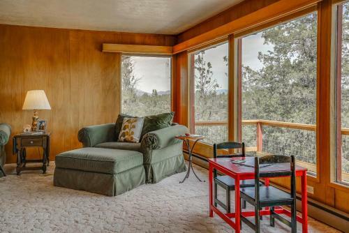 Mid Century Deschutes River Cabin