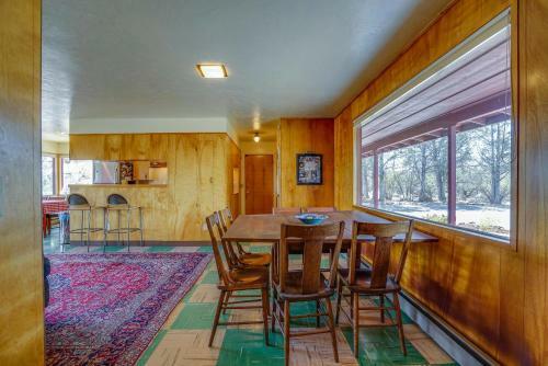 Mid Century Deschutes River Cabin