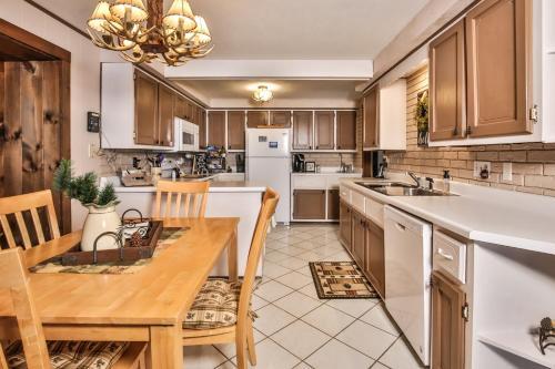 East Bay Hideaway-hiller Vacation Homes Home