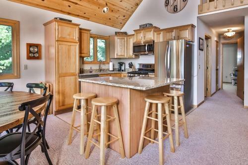 Sandy Cove - Hiller Vacation Homes