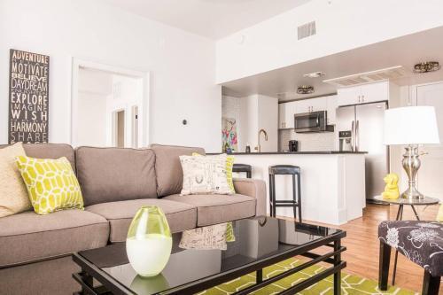 Apartamento Best Location Near Riverwalk! 1br Apt W/ Parking