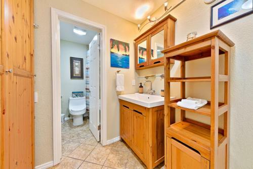 #725 - Beach And Bay Getaway Two-bedroom Apartment