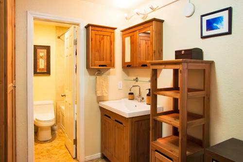 #725 - Beach And Bay Getaway Two-bedroom Apartment