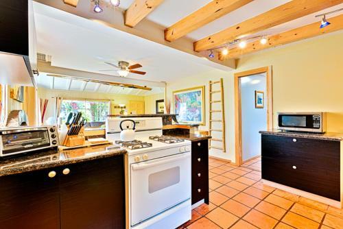 #363 - Poolside Paradise Three-bedroom Holiday Home